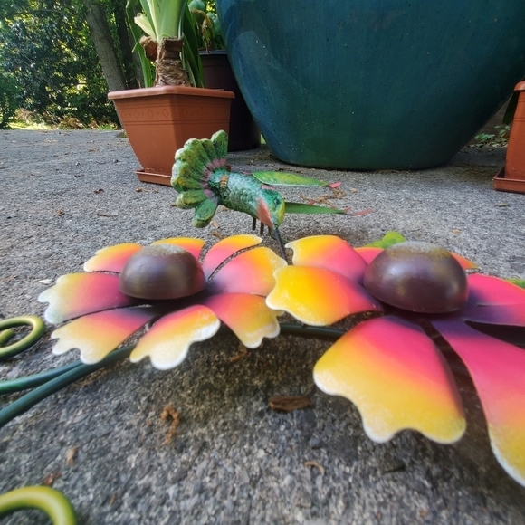 GARDEN ART Metal Flower Garden Art NWT - Picture 7 of 8